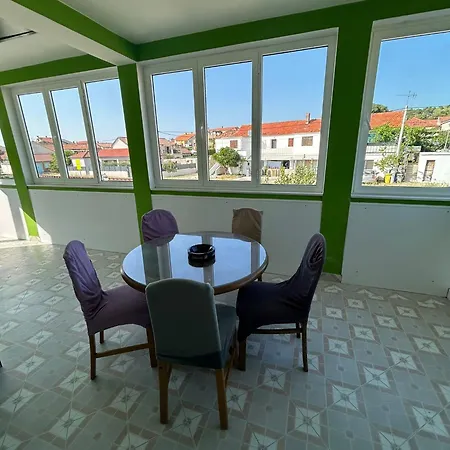 Bugarija House ביבינייה