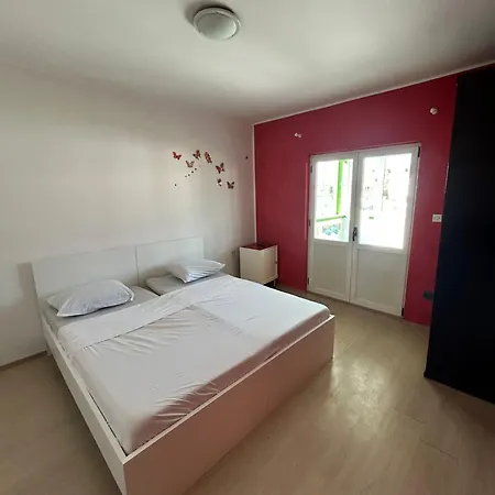 Bugarija House Apartamento *